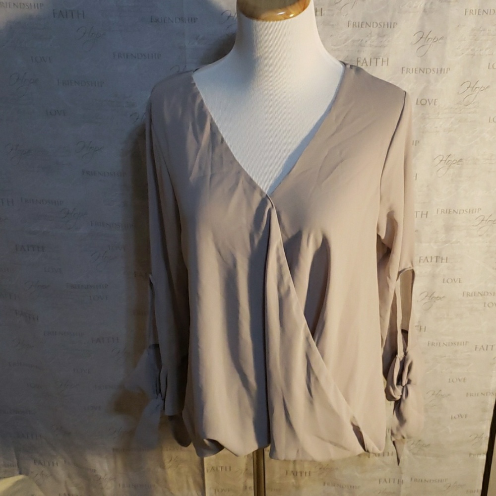 Gray Blouse with 3/4 tie sleeves